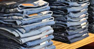 5 WAYS TO PREVENT JEANS FROM FADING IN THE WASH